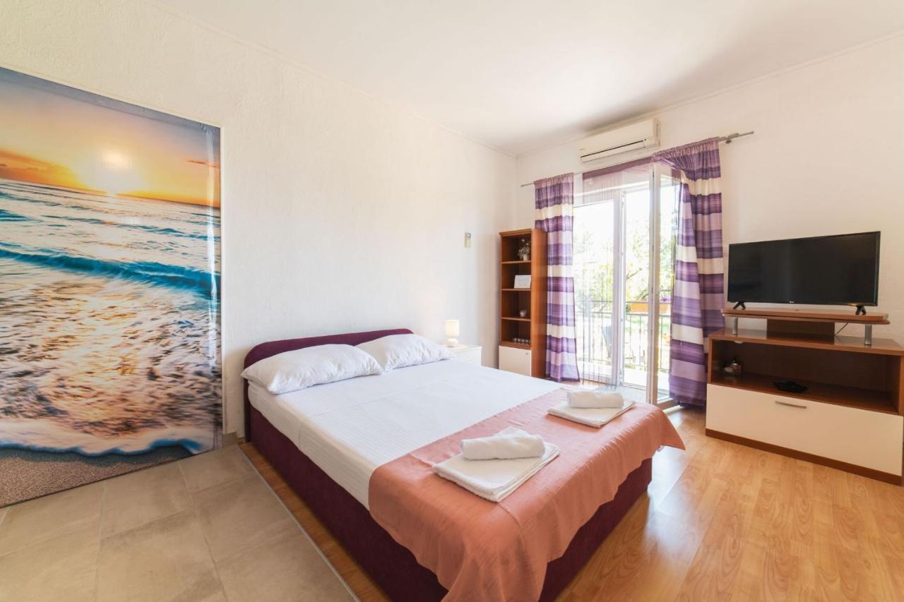 Apartment Livaja Кастель-Нови Экстерьер фото