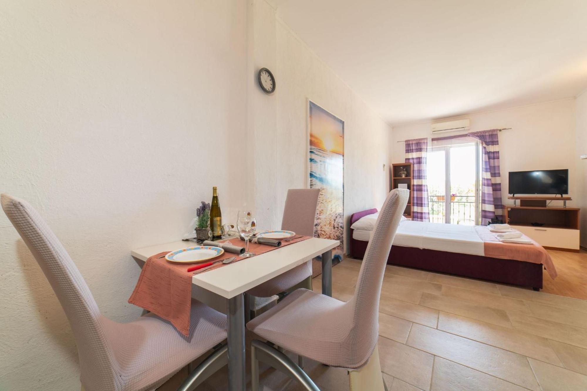 Apartment Livaja Кастель-Нови Номер фото